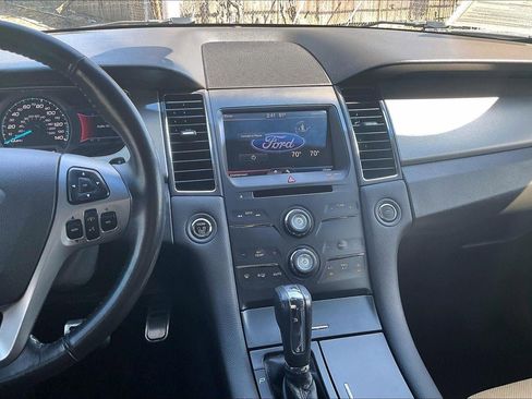 Used 2013 Ford Taurus SHO image 6