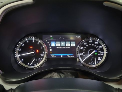 Used 2022 Toyota Highlander XLE image 17