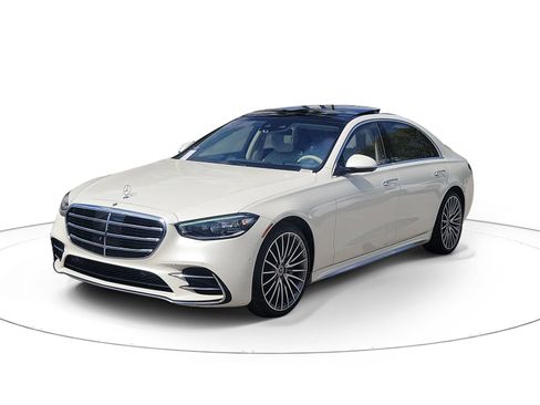 Used 2022 Mercedes-Benz S 500 4MATIC image 2