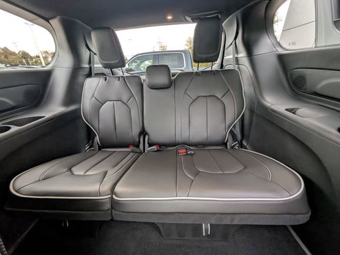 New 2026 Chrysler Pacifica Limited w/ S Appearance Package image 15