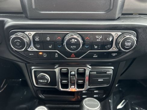 Used 2020 Jeep Gladiator Sport w/ Quick Order Package 24S image 19