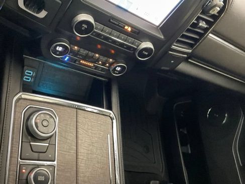 Used 2019 Ford Expedition Limited w/ Equipment Group 302A AWD/4WD image 35
