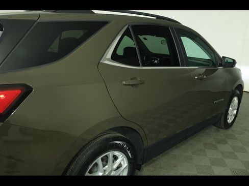 Used 2023 Chevrolet Equinox LT AWD/4WD image 19