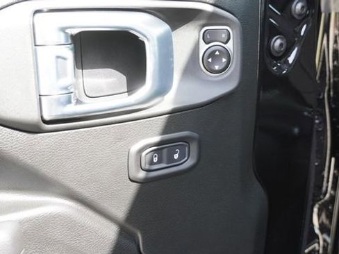 New 2026 Jeep Wrangler Unlimited Rubicon AWD/4WD image 19