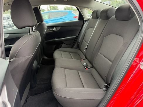 Used 2019 Kia Forte LXS FWD image 12