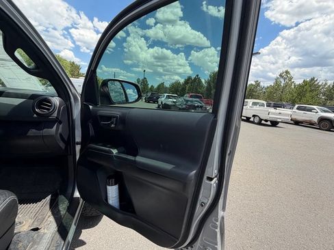Used 2021 Toyota Tacoma TRD Off-Road AWD/4WD image 9