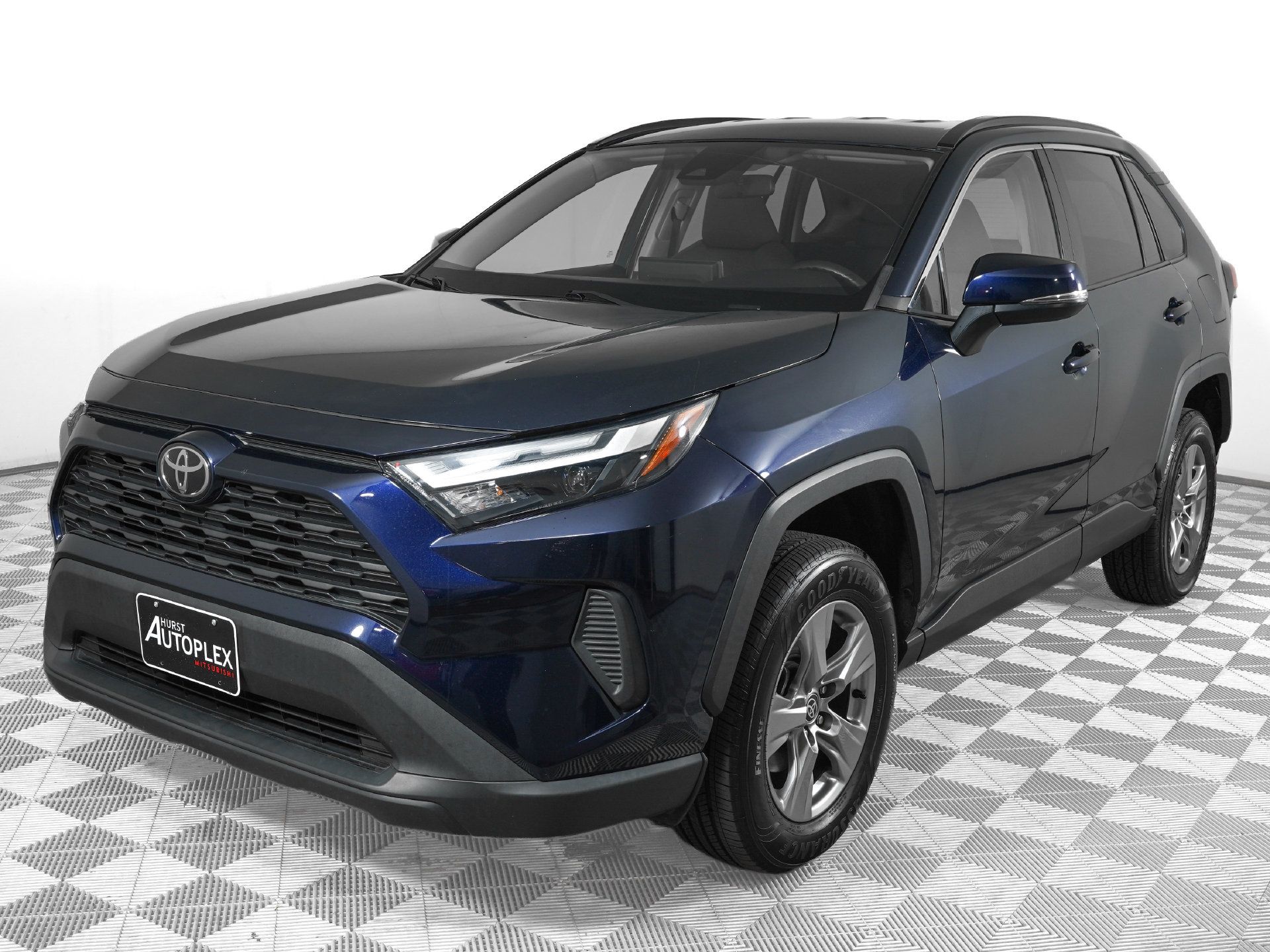 Used 2024 Toyota RAV4 XLE AWD/4WD image 8