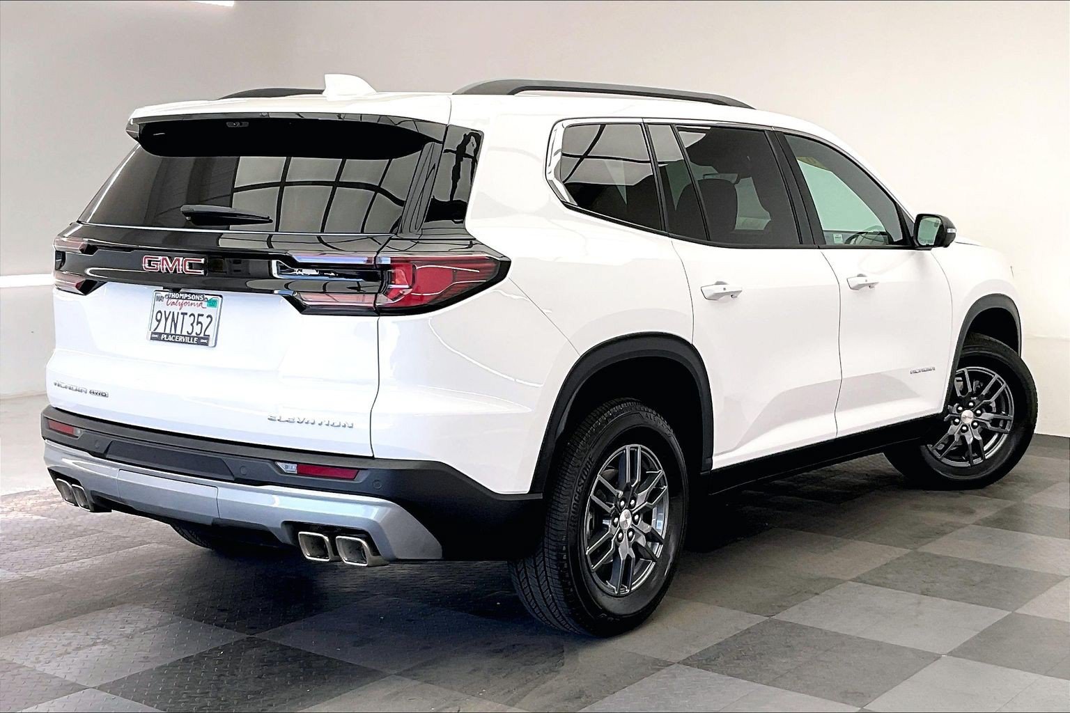 Used 2026 GMC Acadia Elevation w/ LPO, Floor Liner Package AWD/4WD image 13