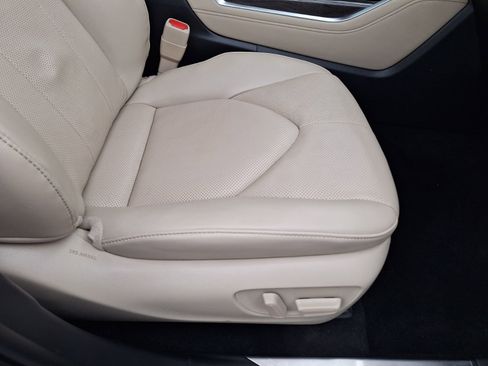 Used 2023 Toyota Highlander Limited image 38