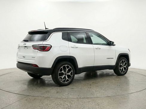 Used 2025 Jeep Compass Limited AWD/4WD image 9