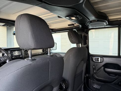 Used 2018 Jeep Wrangler Unlimited Sport AWD/4WD image 29