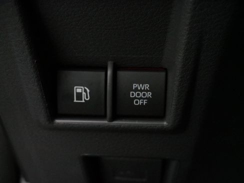 New 2024 Toyota Sienna XLE image 27