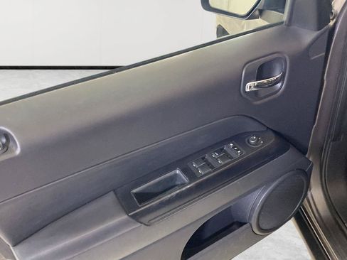 Used 2015 Jeep Patriot High Altitude AWD/4WD image 16