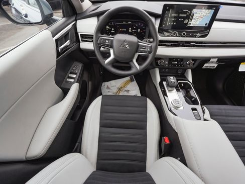 New 2026 Mitsubishi Outlander SE image 49