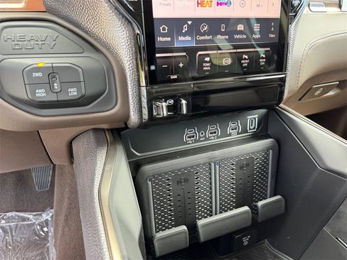 New 2025 RAM 2500 Limited image 21