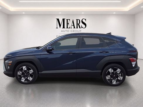 Used 2025 Hyundai Kona SEL FWD image 2