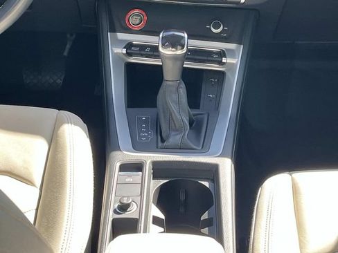 Used 2022 Audi Q3 2.0T Premium w/ Convenience Package AWD/4WD image 16