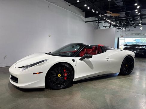 Used 2015 Ferrari 458 Spider RWD image 42