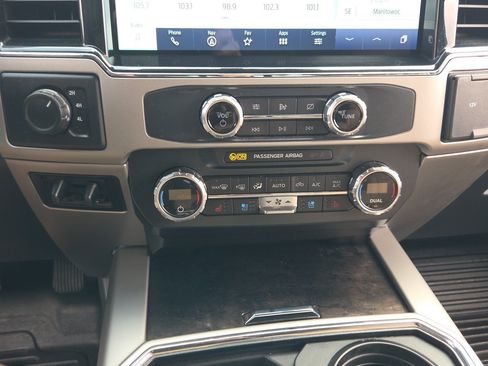 Used 2022 Ford F250 Lariat w/ Lariat Ultimate Package AWD/4WD image 14