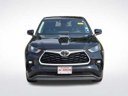 Used 2023 Toyota Highlander LE FWD image 11