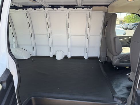 New 2026 Chevrolet Express 3500 Extended RWD image 23