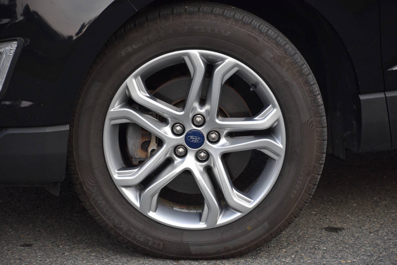 Used 2018 Ford Edge Titanium w/ Equipment Group 301A AWD/4WD image 37