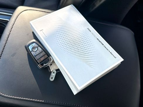 Used 2024 Lincoln Aviator Reserve w/ Equipment Group 201A image 34