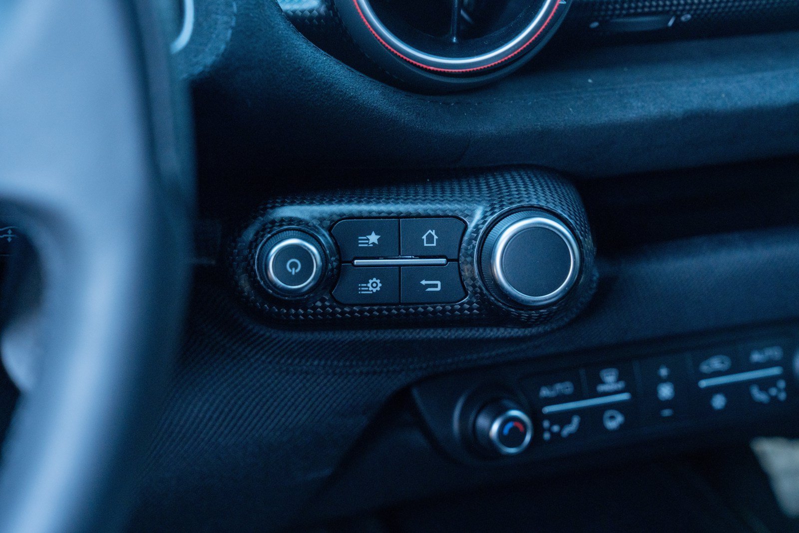 Used 2022 Ferrari 812 Competizione RWD image 46