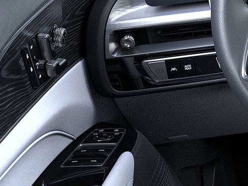 New 2025 Cadillac Lyriq Luxury image 22