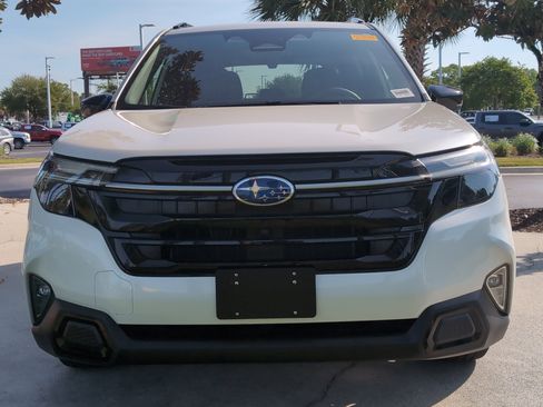 Used 2025 Subaru Forester Touring image 3