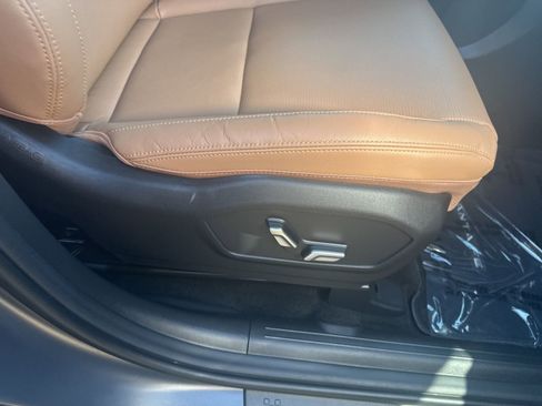 Used 2025 Hyundai Santa Fe Limited image 36