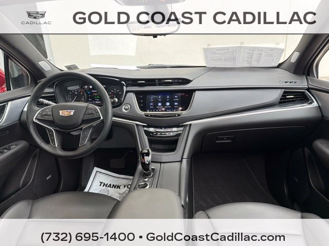 Used 2025 Cadillac XT5 Premium Luxury w/ Technology Package AWD/4WD image 9