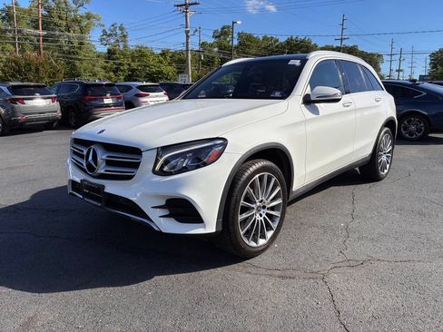 Used 2019 Mercedes-Benz GLC 300 4MATIC image 3