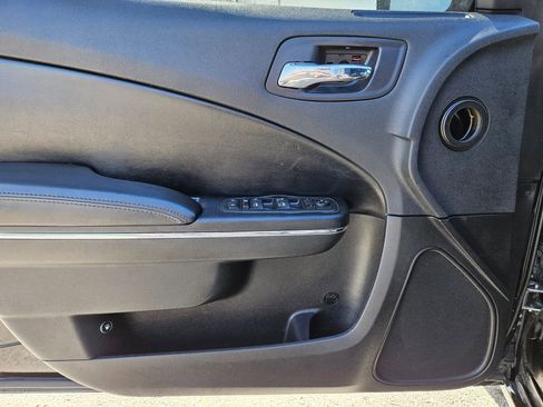Used 2012 Dodge Charger SE RWD image 12