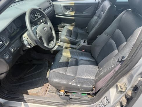 Used 1998 Volvo S70 FWD image 8