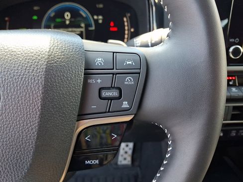 Certified 2025 Toyota Camry SE AWD/4WD image 23