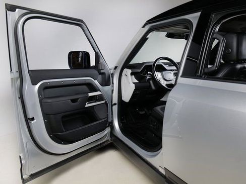 Used 2020 Land Rover Defender 110 SE image 22