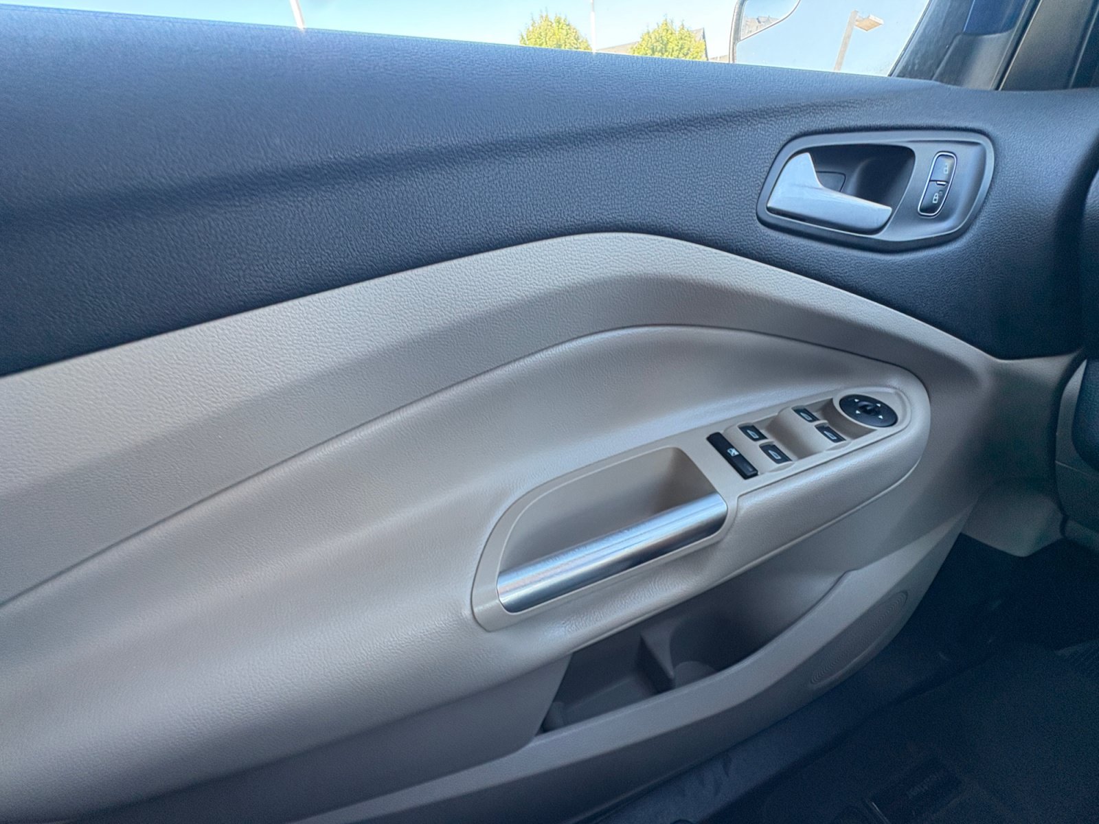 Used 2017 Ford Escape SE AWD/4WD image 13