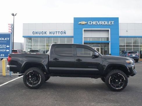 Used 2018 Toyota Tacoma SR5 image 1