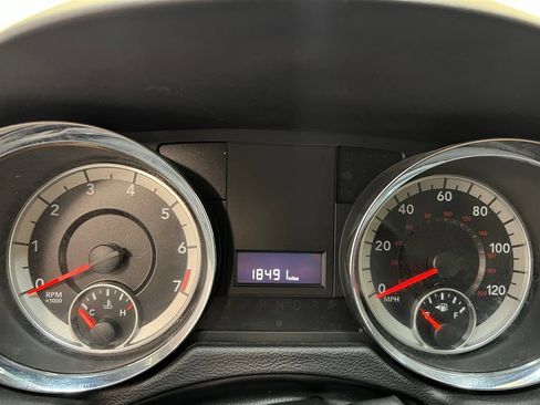Used 2018 Dodge Grand Caravan SE w/ UConnect Hands-Free Group FWD image 22
