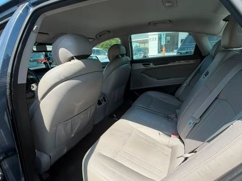 Used 2015 Hyundai Genesis 3.8 RWD image 13