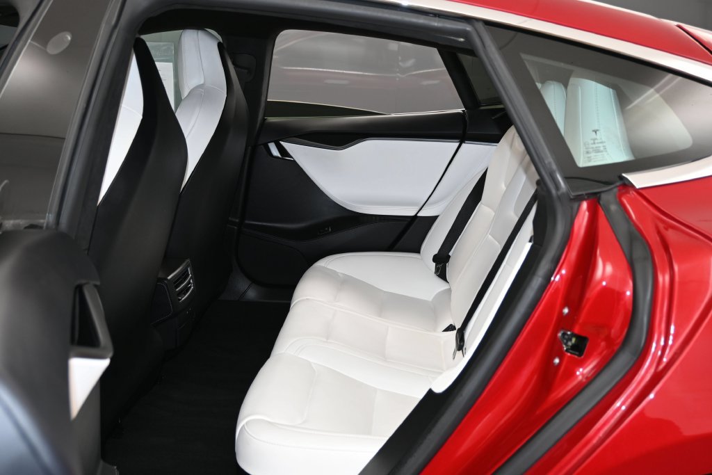 Used 2020 Tesla Model S Performance AWD/4WD image 30