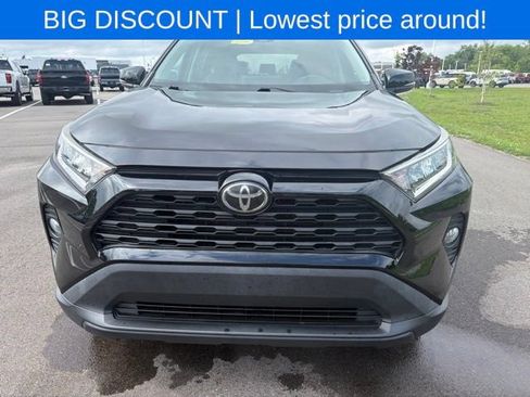 Used 2019 Toyota RAV4 XLE w/ Carpet Mat Package AWD/4WD image 3