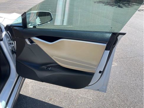 Used 2014 Tesla Model S 85 image 19