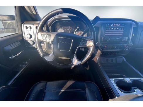 Used 2019 GMC Sierra 3500 Denali image 9