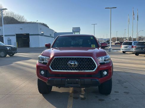 Certified 2018 Toyota Tacoma TRD Off-Road image 15