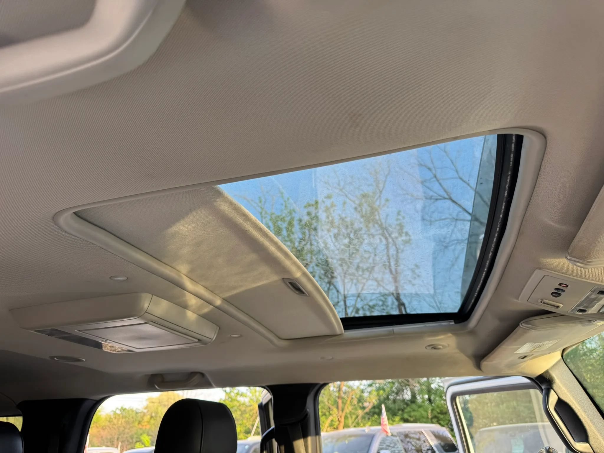 Used 2009 HUMMER H2 Luxury AWD/4WD image 16
