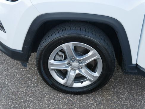 Used 2024 Jeep Compass Latitude image 15