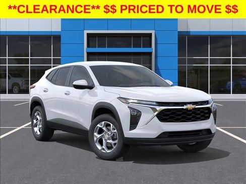 New 2026 Chevrolet Trax LS w/ LS Convenience Package FWD image 7