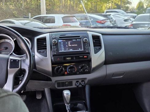 Used 2013 Toyota Tacoma PreRunner w/ TRD Sport Pkg image 15